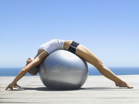 ejercicios de fitball para la osteocondrosis espinal
