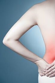 El dolor persistente en la zona lumbar es la segunda etapa de la osteocondrosis.