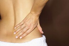 Síntomas de osteocondrosis por dolor de espalda.