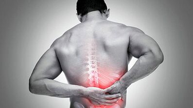 dolor lumbar en un hombre